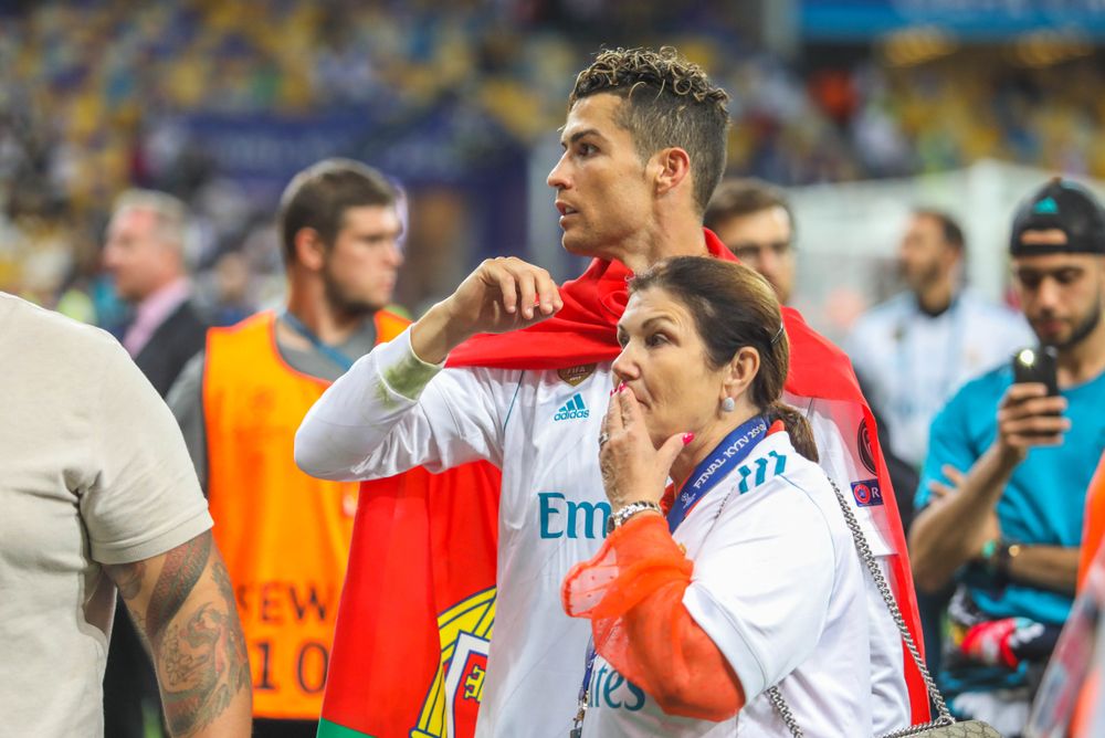 Cristiano Ronaldo sa svojom majkom. Foto: Shutterstock.com