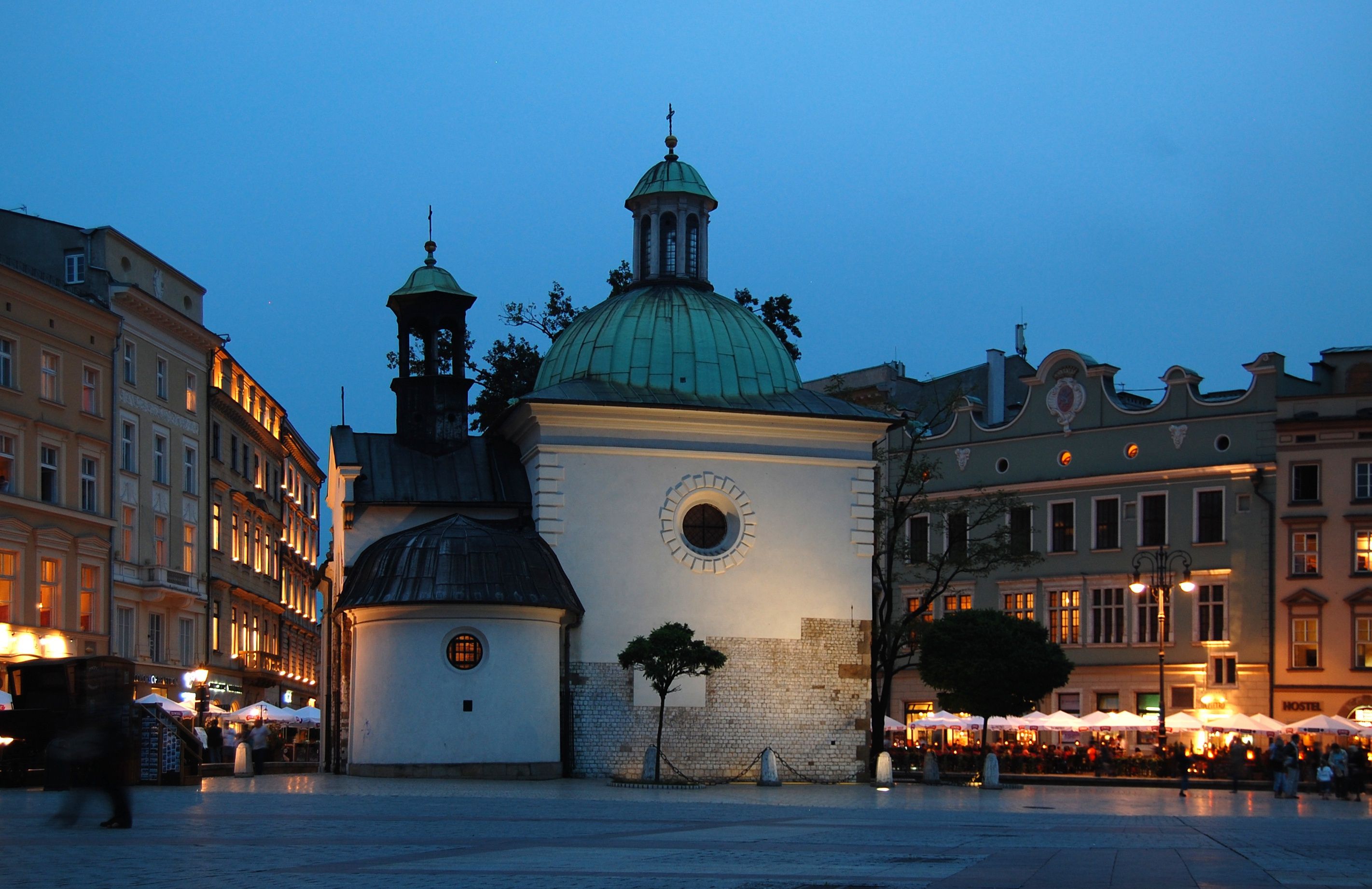 Crkva sv. Adalberta na sredini Ryneka Glownoga – glavnog krakovskog trga. | Foto: Wikimedia