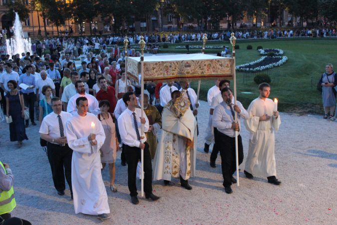 tijelovska procesija u zagrebu