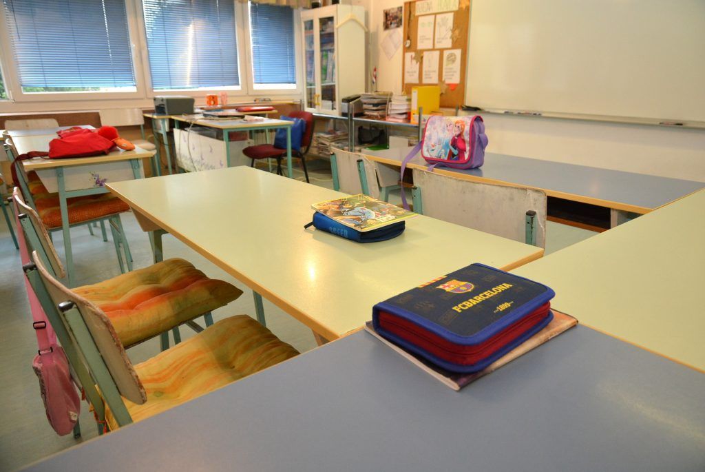 04.09.2017., Bjelovar, I. Osnovna skola - Skole diljem Hrvatske iznova su otvorile svoja vrata pa su skolarci ponovno sjeli u svoje klupe, sto oznacava pocetak nove skolske godine. 
Photo: Damir Spehar/PIXSELL
