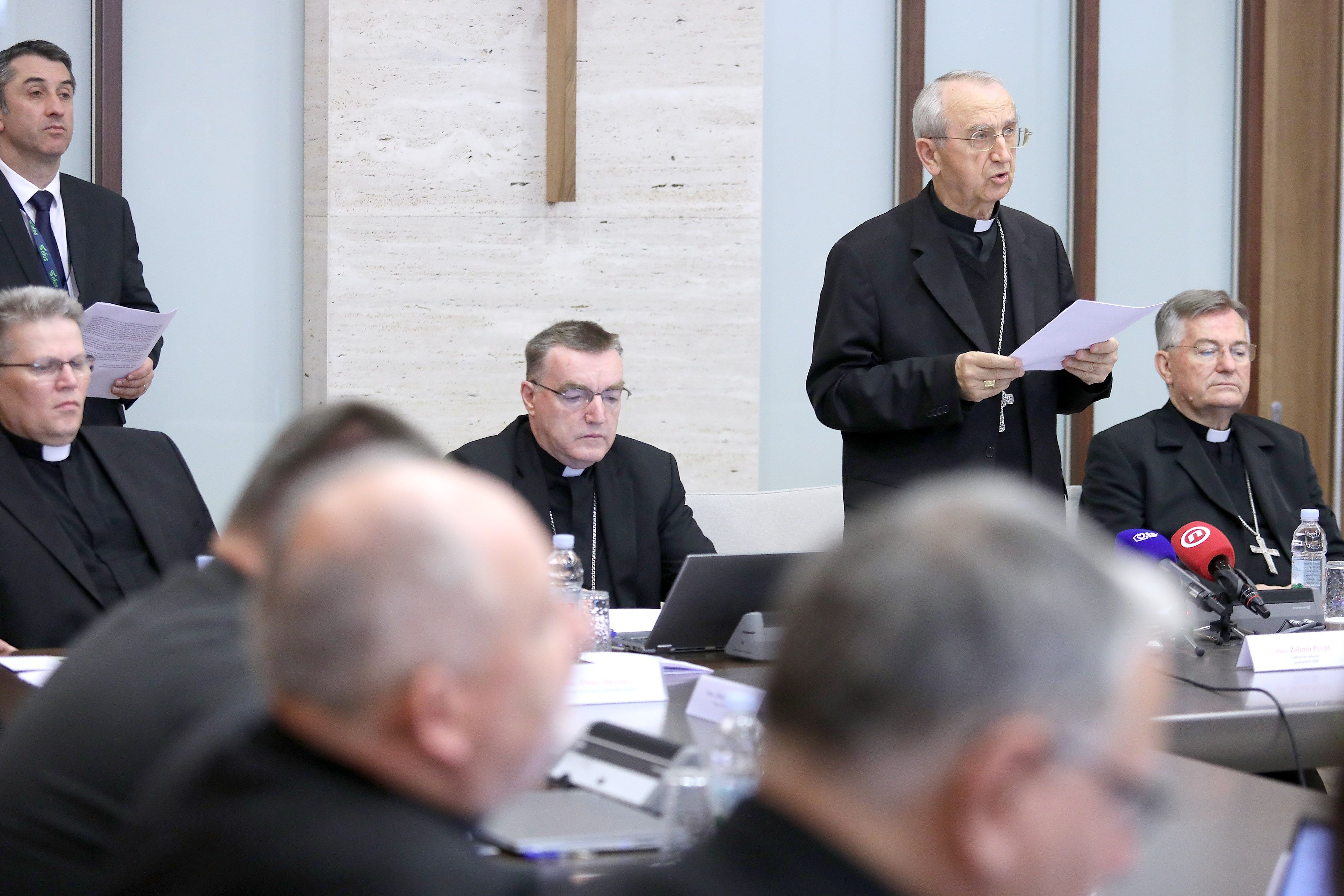 Hrvatski biskup osnovali Povjerenstvo za zaštitu maloljetnika, hbk, vjeronauk