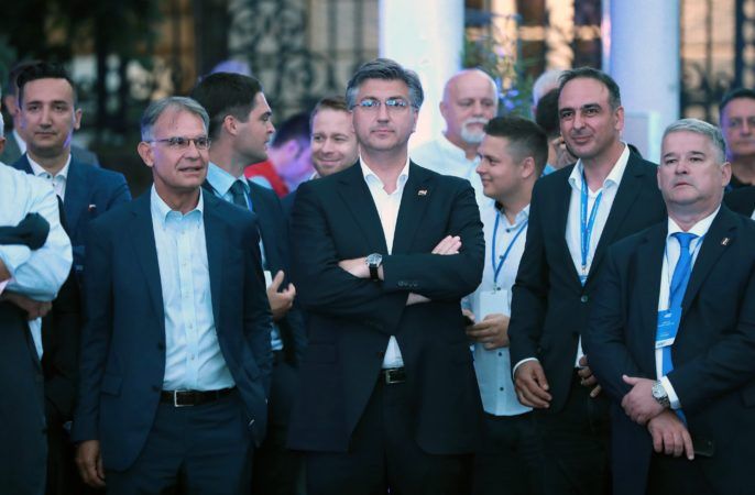 HDZ-ova apokalipsa, HDZ