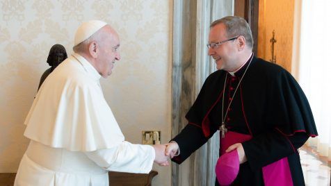 papa franjo i biskup georg batzing