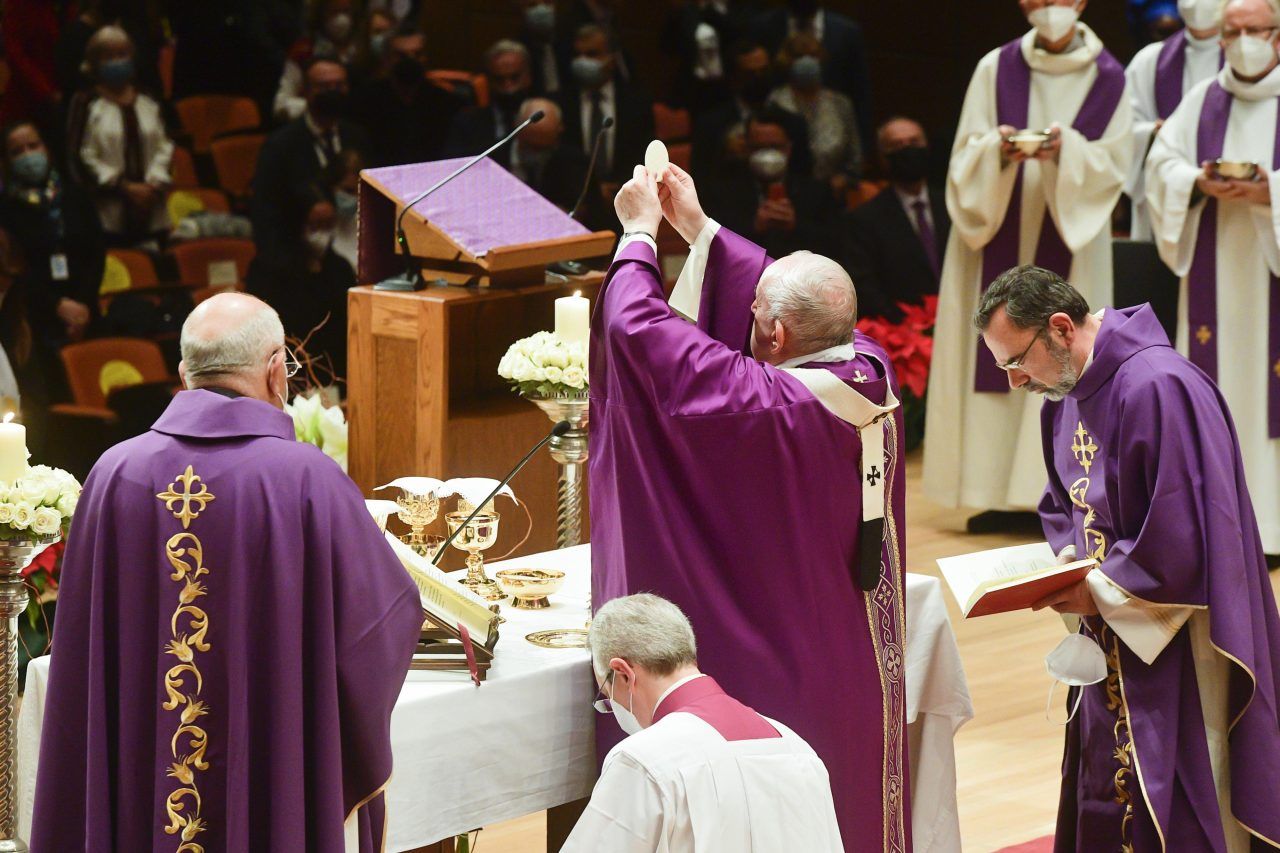 Papa Franjo predvodio je svetu misu u Ateni/Foto: Vatican Media/Catholic Press Photo