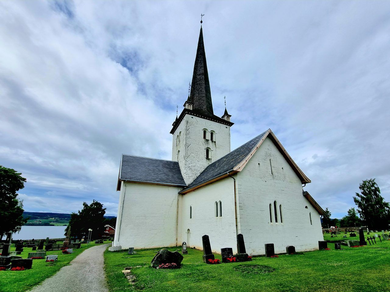 Kamena crkva iz 12. st. posvećena sv. Olafu u mjestu Ringsaker Foto:  Peter Fiskerstrand   via Wikimedia commons CC BY-SA 4.0    
