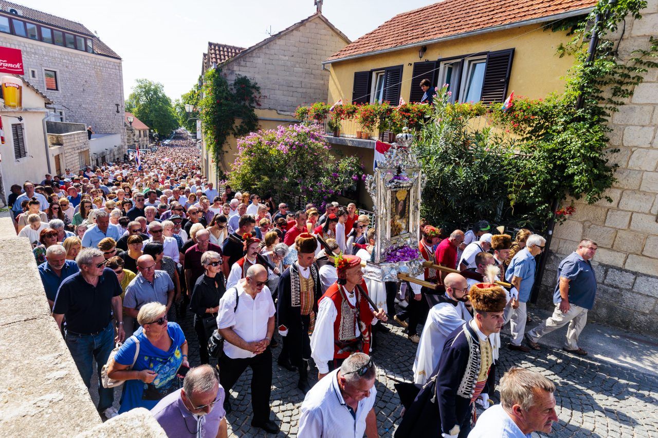 Vjernici diljem Hrvatske proslavili Veliku Gospu, Sinj/Foto: Miroslav Lelas/PIXSELL